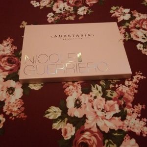 Anastasia Nicole Guerrero Glow Kit